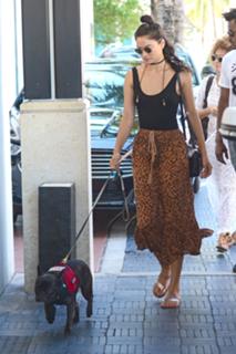 Shanina Shaik feet photo thumbnail