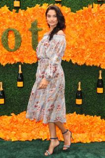 Shanina Shaik feet photo thumbnail