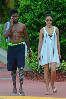 Shanina Shaik feet photo thumbnail