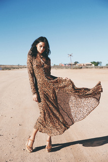 Shanina Shaik feet photo thumbnail