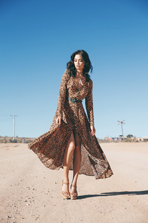 Shanina Shaik feet photo thumbnail