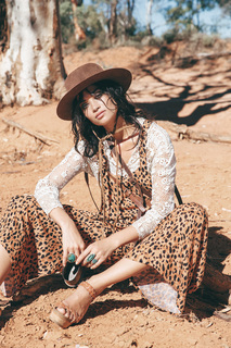 Shanina Shaik feet photo thumbnail