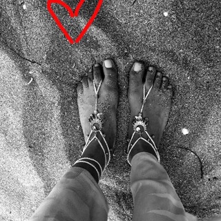 Shanina Shaik feet photo thumbnail