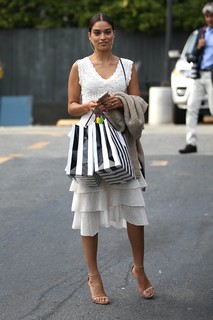 Shanina Shaik feet photo thumbnail