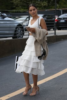 Shanina Shaik feet photo thumbnail