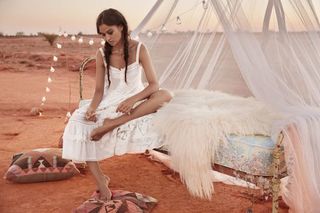 Shanina Shaik feet photo thumbnail