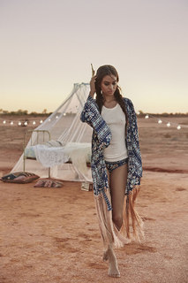 Shanina Shaik feet photo thumbnail