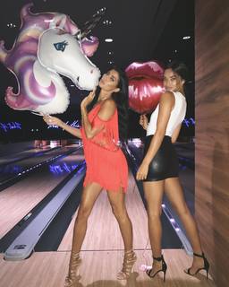 Shanina Shaik feet photo thumbnail