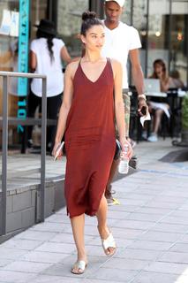 Shanina Shaik feet photo thumbnail