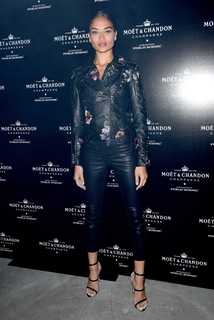 Shanina Shaik feet photo thumbnail