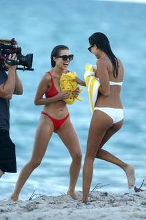 Shanina Shaik feet photo thumbnail