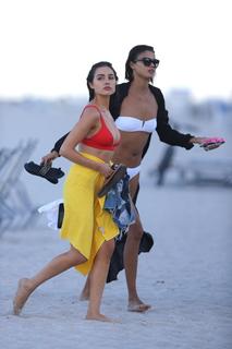 Shanina Shaik feet photo thumbnail