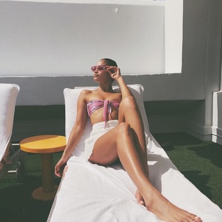 Shanina Shaik feet photo thumbnail