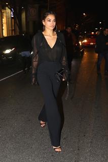 Shanina Shaik feet photo thumbnail