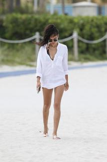 Shanina Shaik feet photo thumbnail