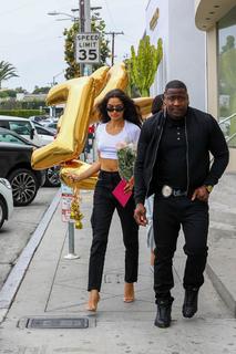 Shanina Shaik feet photo thumbnail