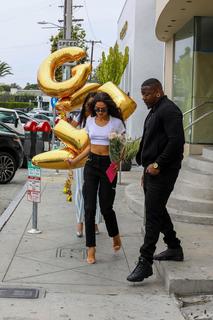 Shanina Shaik feet photo thumbnail