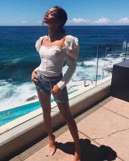 Shanina Shaik feet photo thumbnail