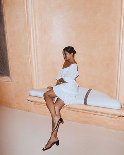 Shanina Shaik feet photo thumbnail