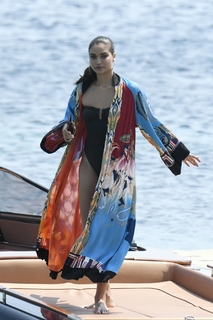 Shanina Shaik feet photo thumbnail