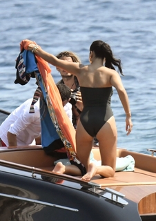 Shanina Shaik feet photo thumbnail