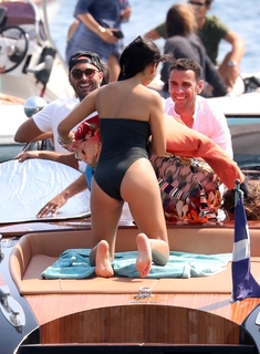 Shanina Shaik feet photo thumbnail