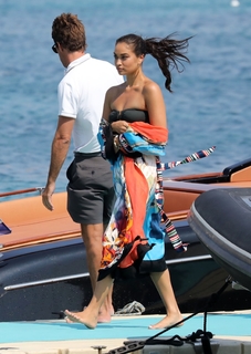 Shanina Shaik feet photo thumbnail