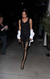 Shanina Shaik feet photo thumbnail