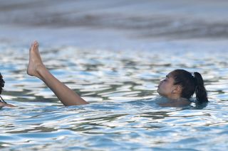 Shanina Shaik feet photo thumbnail