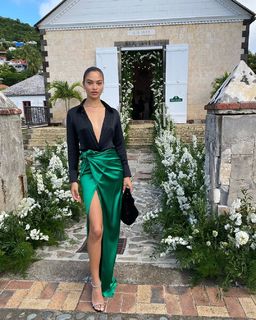 Shanina Shaik feet photo thumbnail