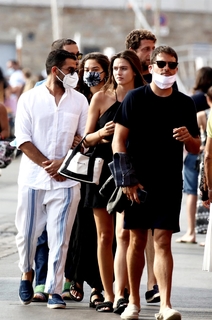 Shanina Shaik feet photo thumbnail