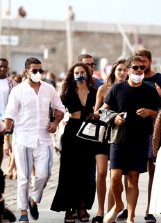 Shanina Shaik feet photo thumbnail