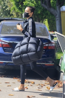 Shanina Shaik feet photo thumbnail