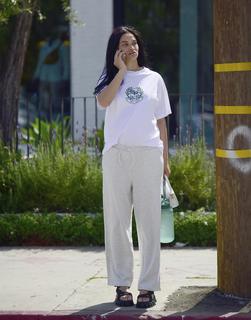 Shanina Shaik feet photo thumbnail