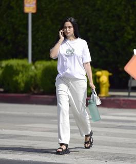 Shanina Shaik feet photo thumbnail