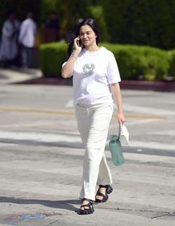 Shanina Shaik feet photo thumbnail