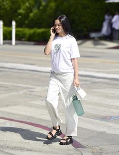 Shanina Shaik feet photo thumbnail