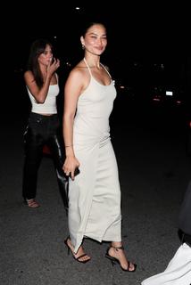 Shanina Shaik feet photo thumbnail