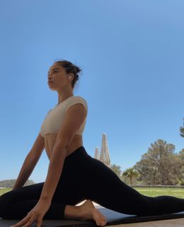 Shanina Shaik feet photo thumbnail