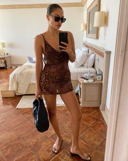 Shanina Shaik feet photo thumbnail