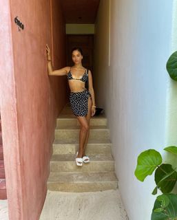 Shanina Shaik feet photo thumbnail