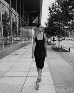 Shanina Shaik feet photo thumbnail