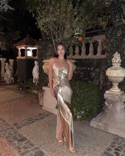 Shanina Shaik feet photo thumbnail