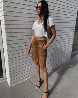 Shanina Shaik feet photo thumbnail