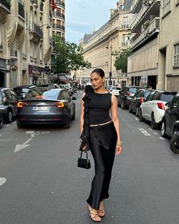 Shanina Shaik feet photo thumbnail