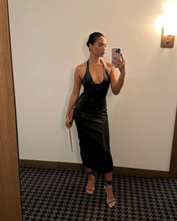 Shanina Shaik feet photo thumbnail