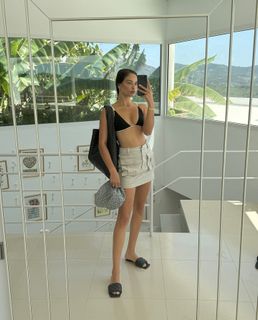 Shanina Shaik feet photo thumbnail