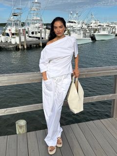 Shanina Shaik feet photo thumbnail