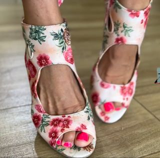 Shanna Kress feet photo 4