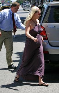Shanna Moakler feet photo 3